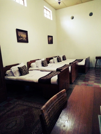 Imagen de la habitación del Hotel Ndalem Natan Royal Heritage. Foto 8