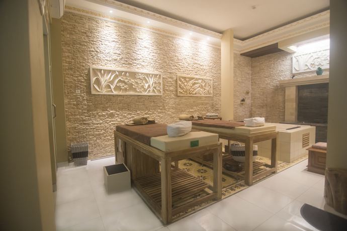 Imagen de la piscina del Hotel Ndalem Nuriyyat Villas and Spa. Foto 17