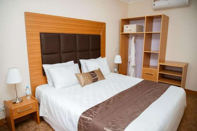 Imagen de la habitación del Hotel Ndaru Luxury Suites. Foto 12