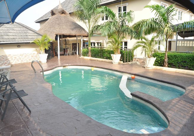 Imagen de la piscina del Hotel Ne-Yo and Suites. Foto 19