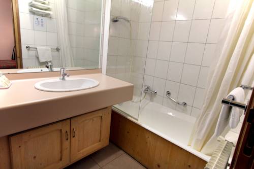 Imagen de la habitación del Hotel N&eacute;v&eacute;. Foto 8