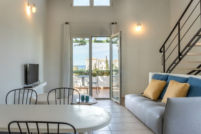 Imagen general del Hotel Neapoli Villas. Foto 13