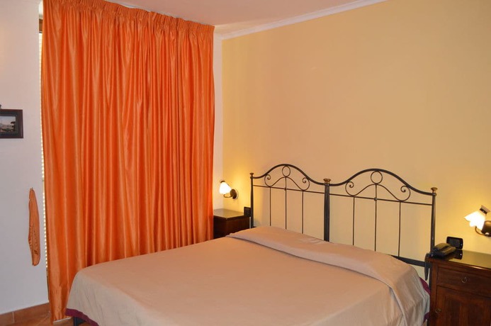 Imagen general del Hotel Neapolis. Foto 3