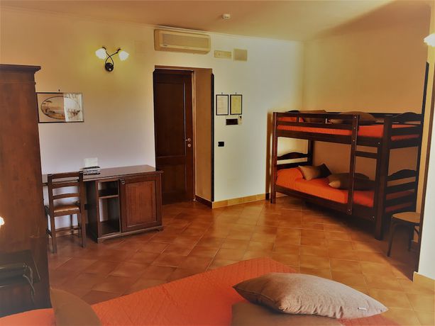 Imagen general del Hotel Neapolis. Foto 4