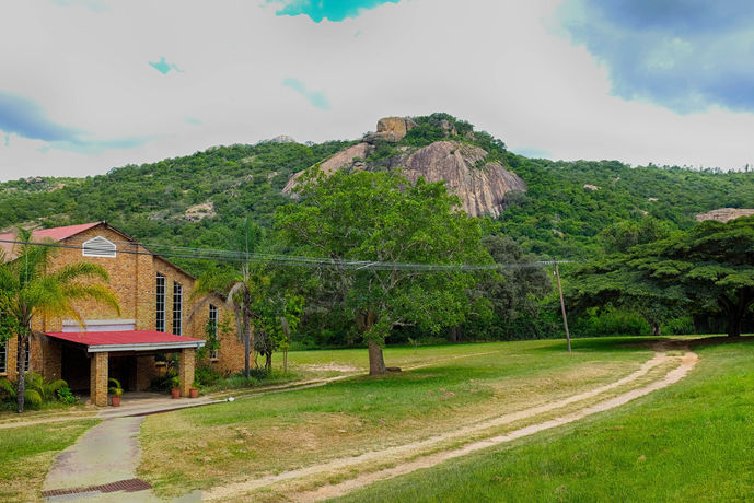 Imagen de los exteriores del Hotel Near2numbi. Foto 11