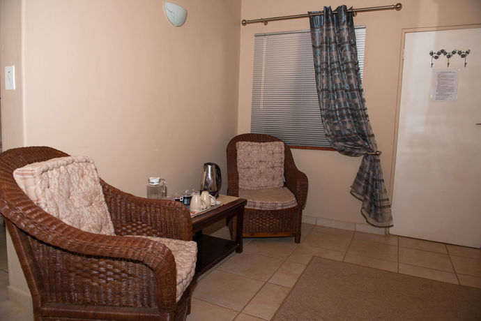 Imagen de los exteriores del Hotel Near2numbi. Foto 12