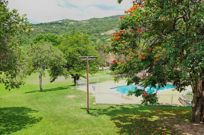 Imagen de los exteriores del Hotel Near2numbi. Foto 13