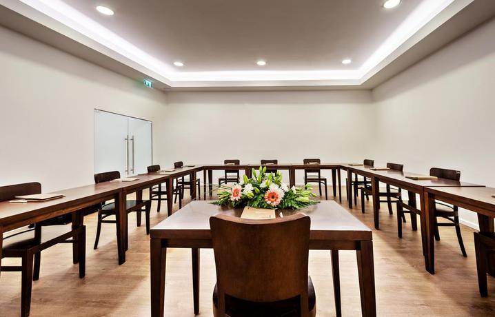 Imagen de los interiores del Hotel Neat Avenida. Foto 7