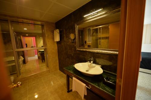 Imagen de la habitación del Hotel Neba Royal, Samsun. Foto 2