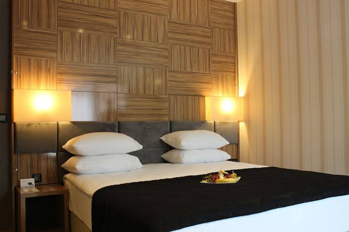 Imagen de la habitación del Hotel Neba Royal, İlkadım. Foto 6