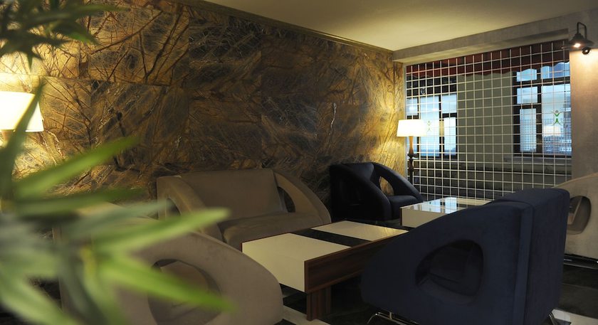 Imagen del bar/restaurante del Hotel Neba Royal, İlkadım. Foto 2