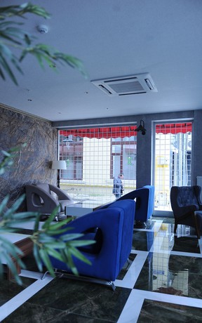 Imagen de los interiores del Hotel Neba Royal, İlkadım. Foto 17