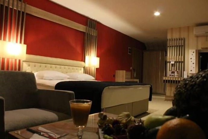 Imagen de la habitación del Hotel Neba Royal, İlkadım. Foto 10