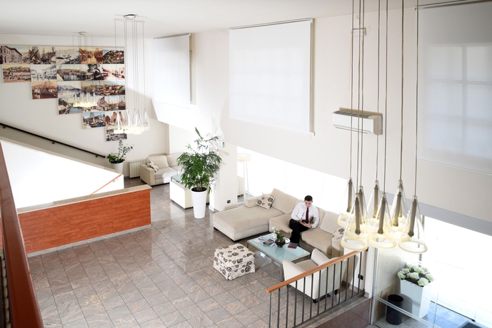 Imagen de los interiores del Hotel Neboder. Foto 9