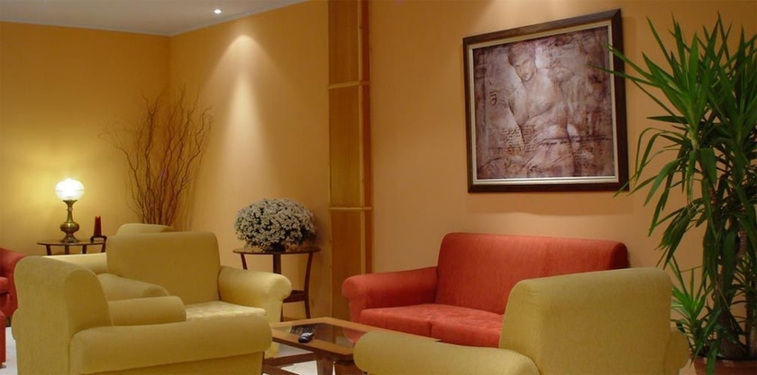 Imagen de los interiores del Hotel Neda. Foto 10