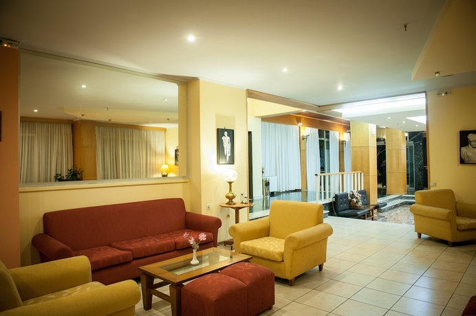 Imagen de los interiores del Hotel Neda. Foto 12