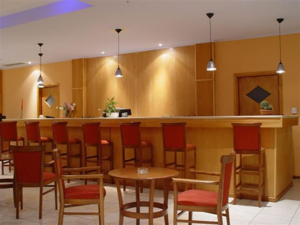 Imagen del bar/restaurante del Hotel Neda. Foto 5