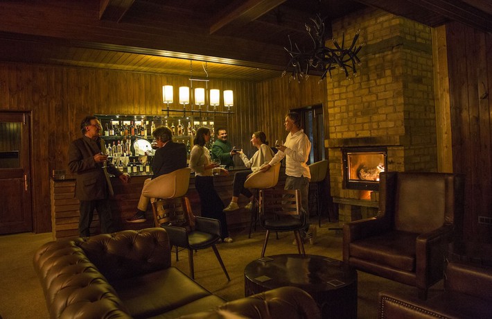 Imagen del bar/restaurante del Hotel Nedous. Foto 4