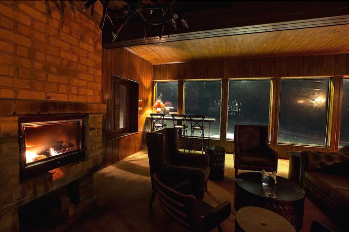 Imagen del bar/restaurante del Hotel Nedous. Foto 5