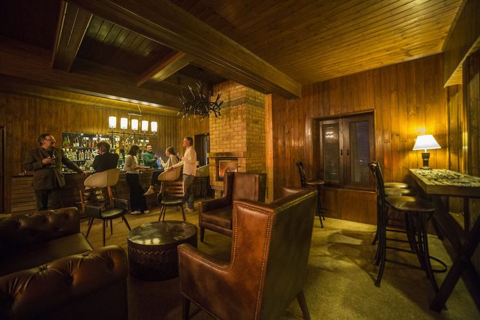 Imagen del bar/restaurante del Hotel Nedous. Foto 6