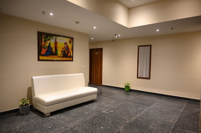 Imagen de los interiores del Hotel Neel Clarks Inn Express Agra. Foto 18