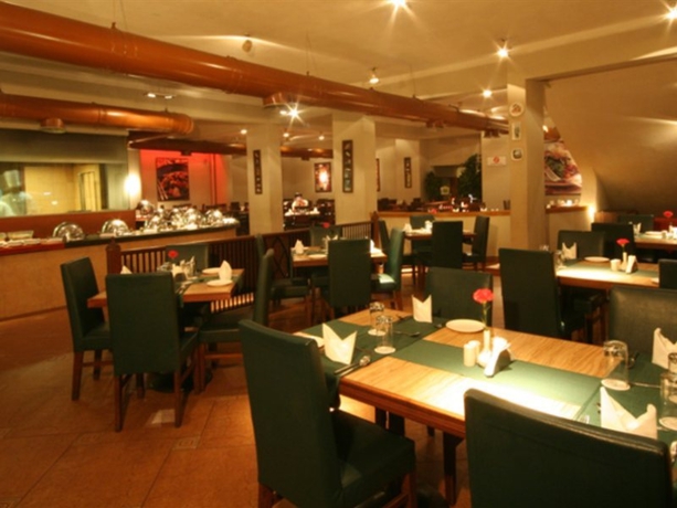 Imagen general del Hotel Neelam The Grand. Foto 4