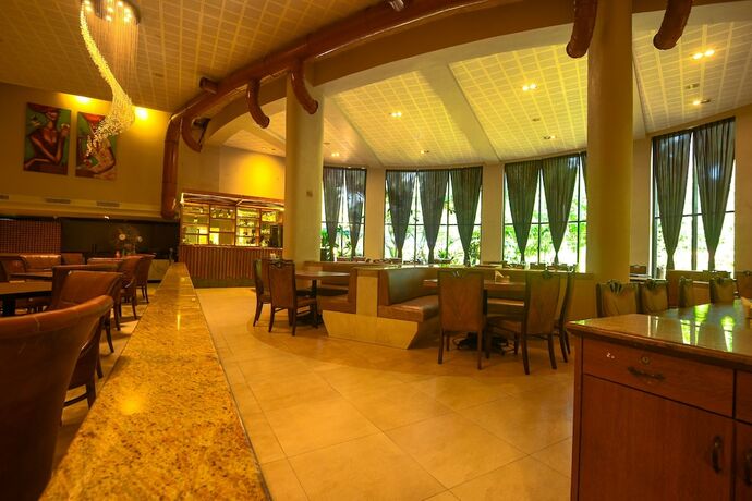 Imagen general del Hotel Neelam the Glitz. Foto 6