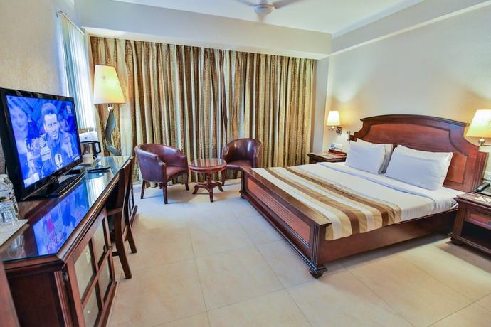 Imagen de la habitación del Hotel Neelams The Glitz. Foto 14