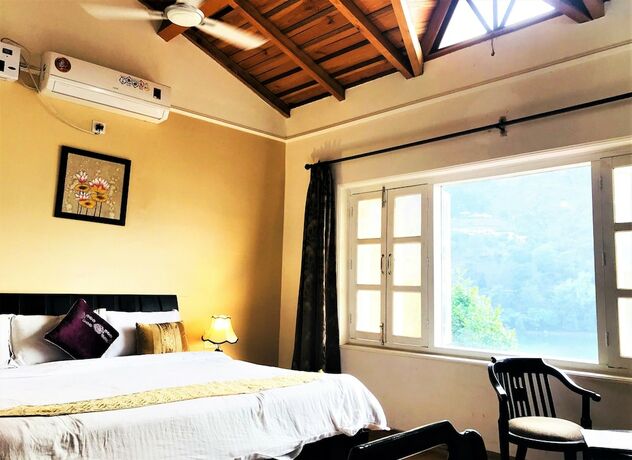 Imagen general del Hotel Neelesh Inn - A Luxury Lake View. Foto 9