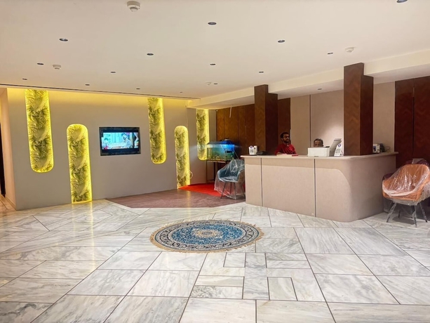 Imagen de los interiores del Hotel Neelgrand. Foto 12
