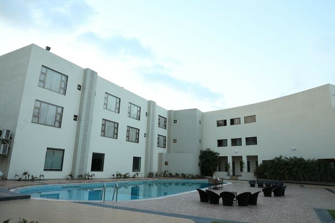 Imagen general del Hotel Neel's City Resort. Foto 10