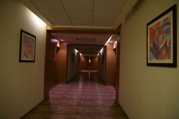 Imagen de los interiores del Hotel Neel's City Resort. Foto 29
