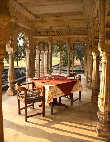 Imagen del bar/restaurante del Hotel Neemrana's - Deo Bagh. Foto 3