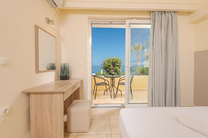 Imagen general del Hotel Nefeli Beach. Foto 3