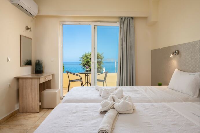 Imagen de la habitación del Hotel Nefeli Beach. Foto 16