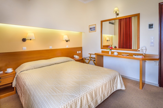 Imagen de la habitación del Hotel Nefeli, Chania. Foto 13