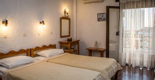 Imagen de la habitación del Hotel Nefeli, Karlovasi. Foto 2
