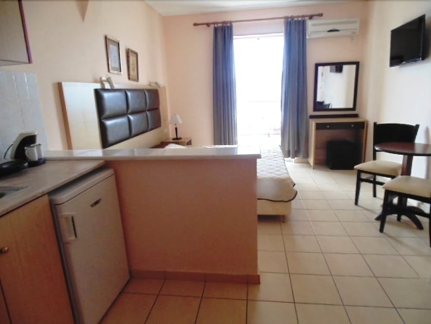 Imagen de la habitación del Hotel Nefeli Studios. Foto 3