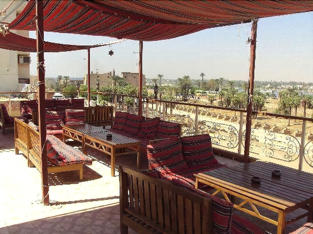 Imagen del bar/restaurante del Hotel Nefertiti. Foto 2