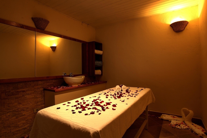 Imagen de la piscina del Hotel Nega Bonger. Foto 18