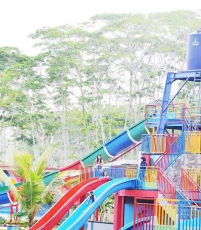 Imagen de la piscina del Hotel Negeri Baru And Resort Kalianda. Foto 6