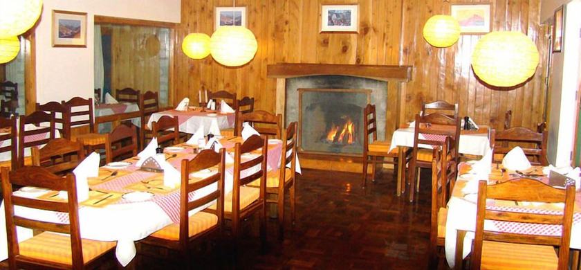 Imagen del bar/restaurante del Hotel Negis Mayflower. Foto 2