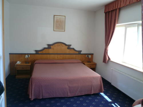 Imagen de la habitación del Hotel N&egrave;s Cr&eacute;pes. Foto 5