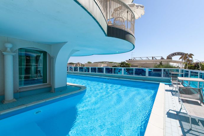 Imagen de la piscina del Hotel Negresco, Cervia. Foto 17