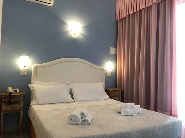 Imagen de la habitación del Hotel Negresco, Cervia. Foto 4