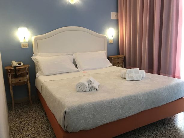 Imagen de la habitación del Hotel Negresco, Cervia. Foto 7
