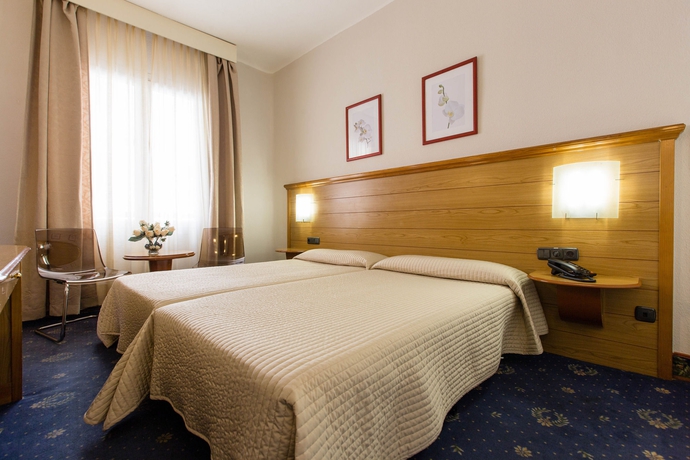 Imagen de la habitación del Hotel Negresco Gran Vía. Foto 5