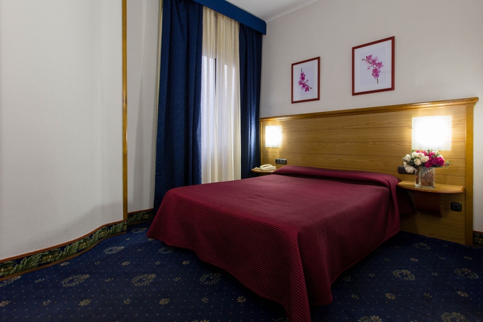 Imagen de la habitación del Hotel Negresco Gran Vía. Foto 6