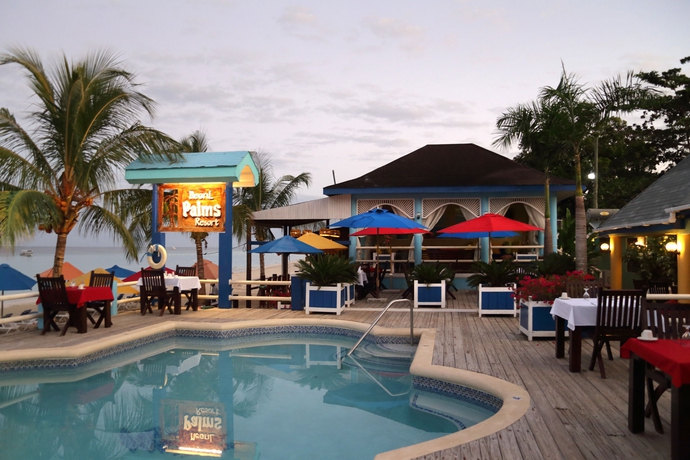 Imagen de la piscina del Hotel Negril Palms. Foto 7