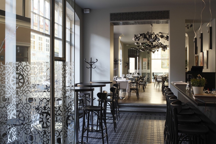 Imagen del bar/restaurante del Hotel Neiburgs. Foto 2